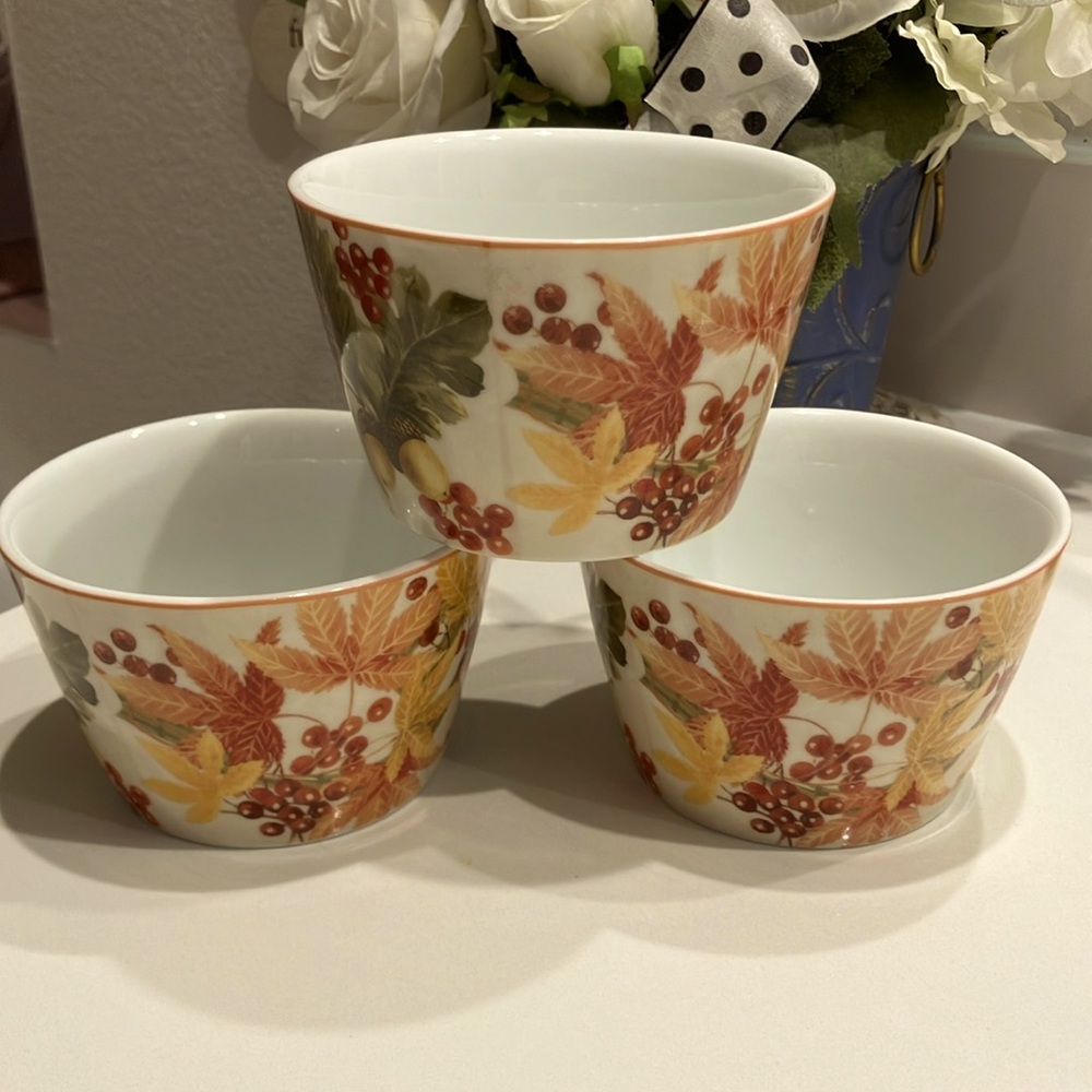 222 Fifth Autumn Celebration China (3) Bowls